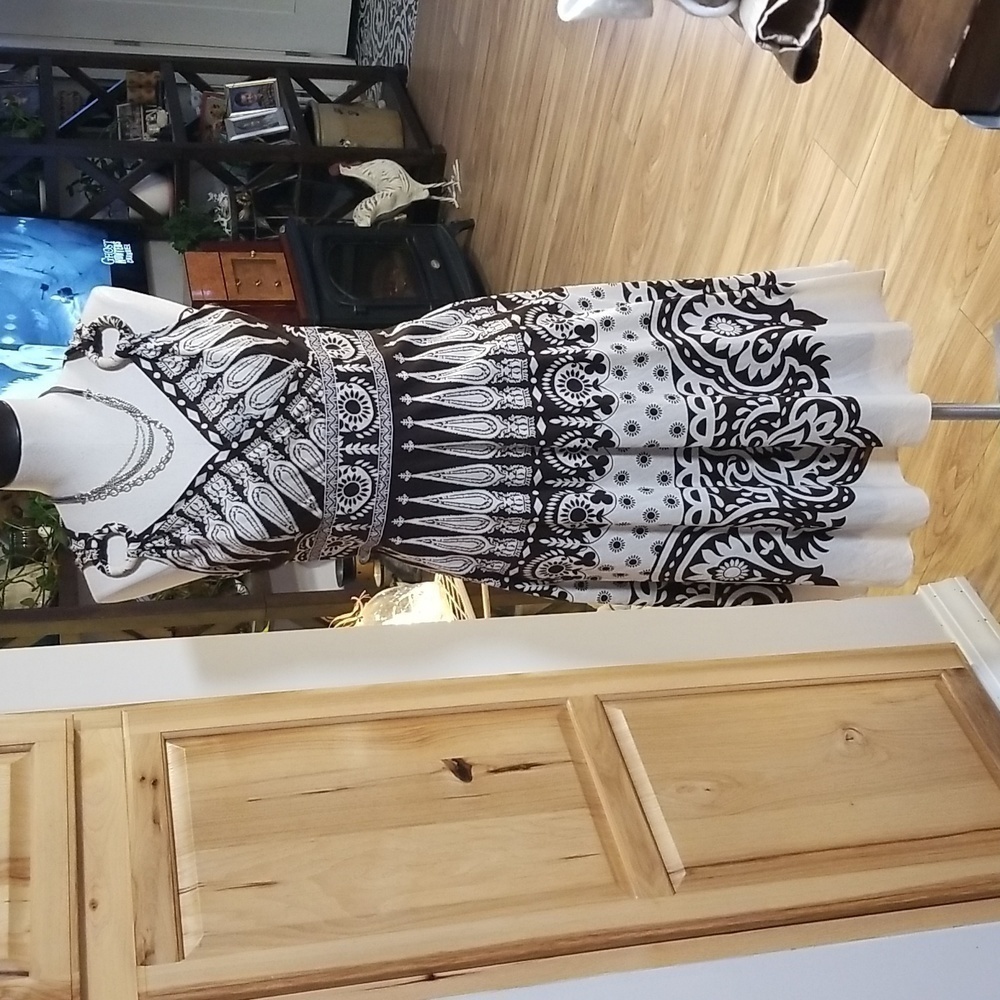 Adrianna Papell 100 % Cotton Dress Brown and Cream Womens size 8 Mid length